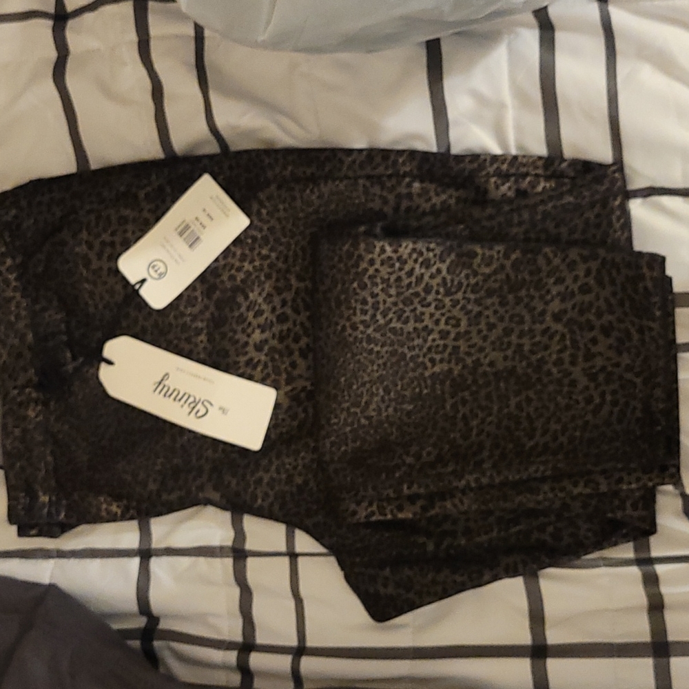 Black and gold pant with animals print